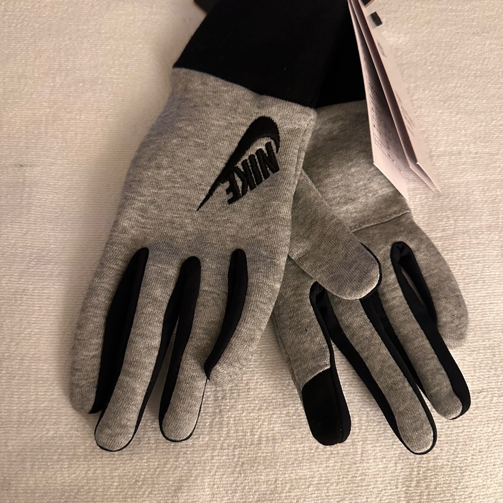 Nike Men's Two-Tone Gloves
